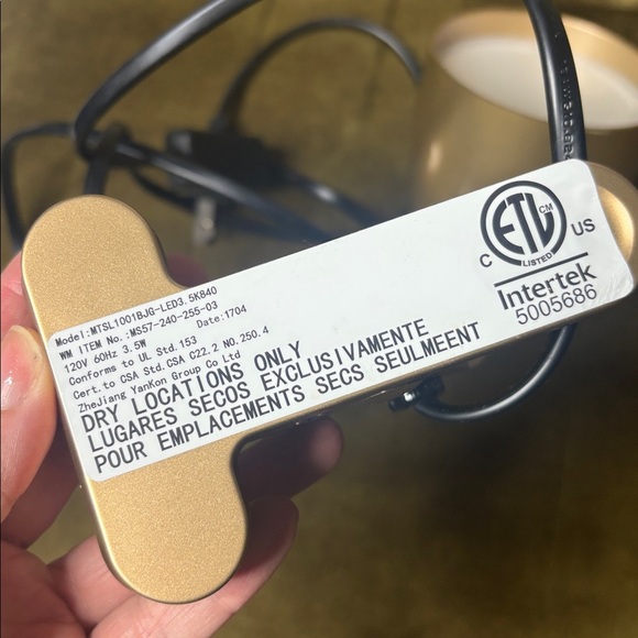 11 in. Gold Gooseneck Fully Flexible Clip-On/Clamp Desk Lamp with LED Chips - Picture 6 of 6